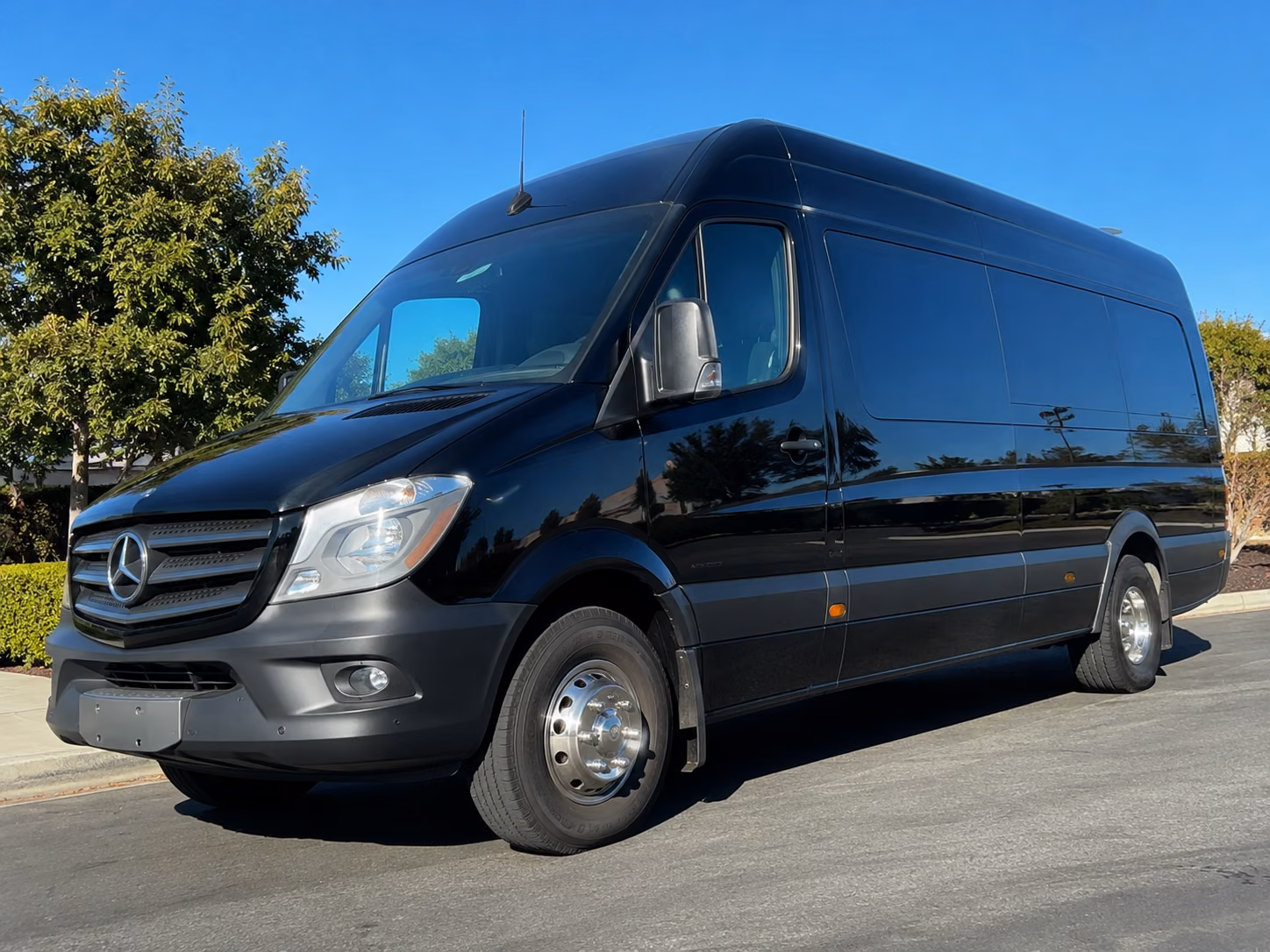 book the perfect ride for your next prom 4